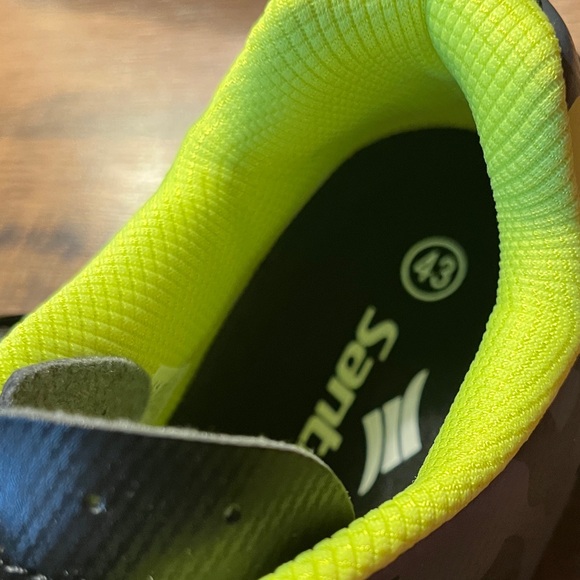 Santic Davee Men's Road Bike Shoes
- Black and Yellow - Picture 3 of 7